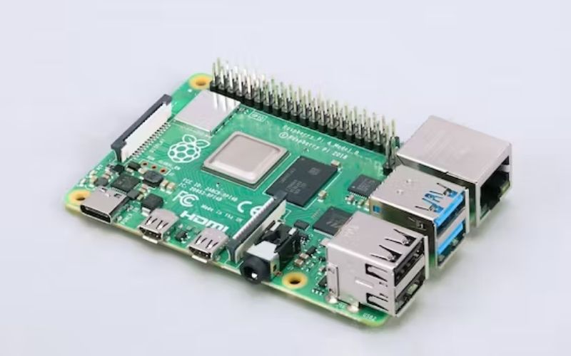 Raspberry Pi là một dự án máy tính nhỏ gọn
