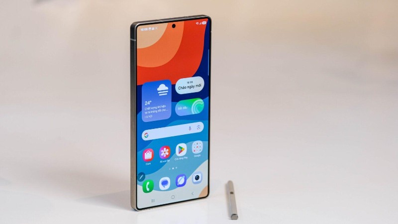 Màn hình 6.9 inch Dynamic AMOLED 2X mang lại màu sắc sống động