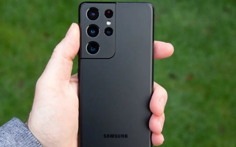 Samsung Galaxy S21 được thiết kế với màu sắc trẻ trung và bắt mắt
