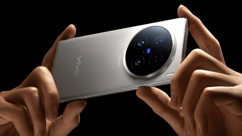 Vivo X200 cũng không hề kém cạnh với hệ thống 3 camera sau chất lượng