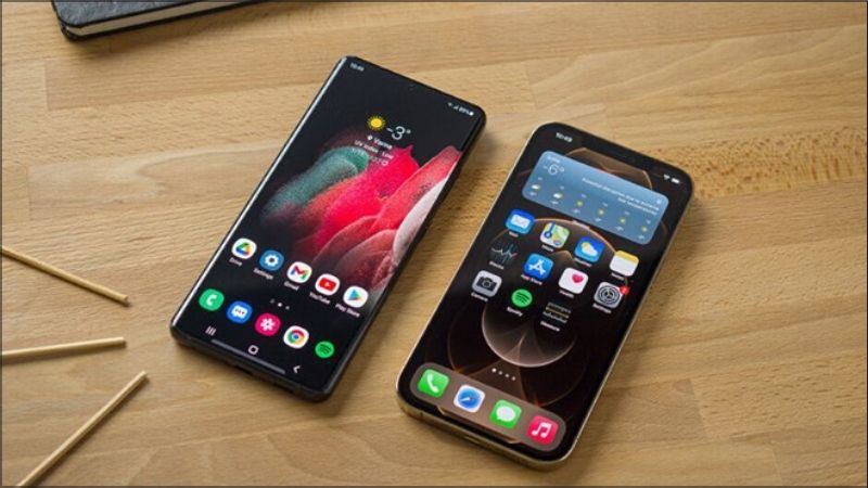 giá bán của samsung galaxy s22 và iphone 12 tại thị trường việt nam có thể thay đổi