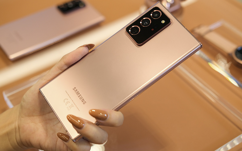 Màn hình Super AMOLED Plus trên Điện thoại Samsung Galaxy Note 20