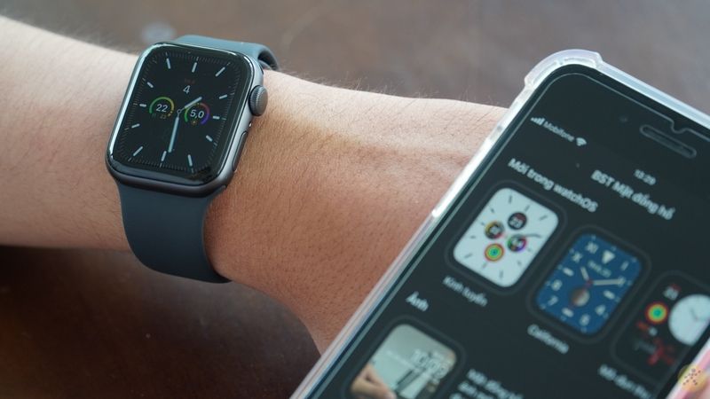 iPhone sẽ tự sao lưu dữ liệu Apple Watch khi kết nối và sạc