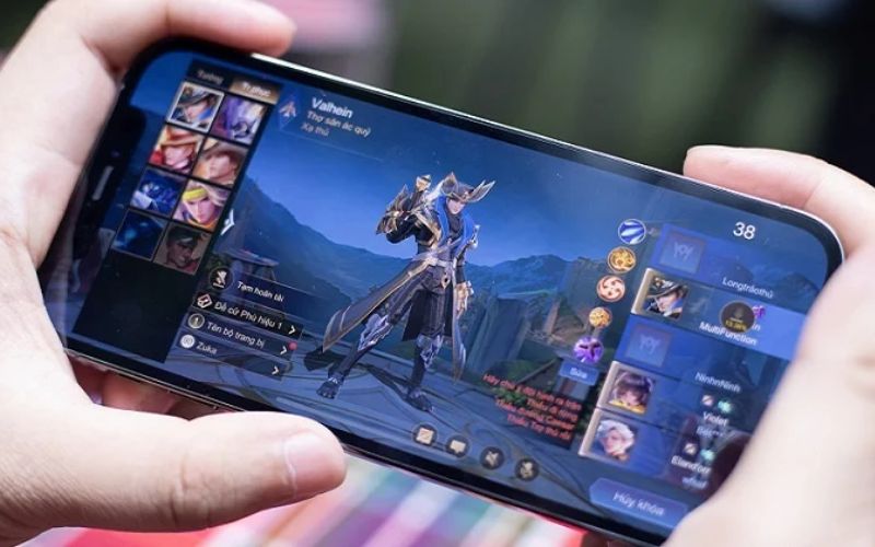 Khả năng chơi game của iPhone 12 Pro Max được hỗ trợ bởi chip Apple A14 Bionic mạnh mẽ và GPU 5 nhân