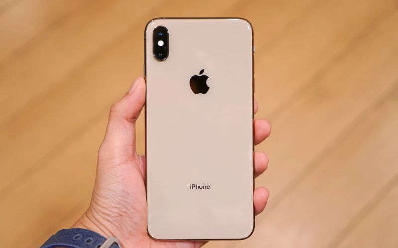 Thiết kế iPhone XS Max mang phong cách đặc trưng