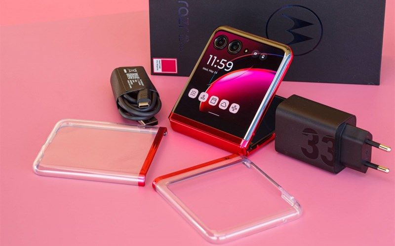 Motorola razr 40 ultra tỏa sáng với diện mạo sang trọng và thiết kế gập độc đáo