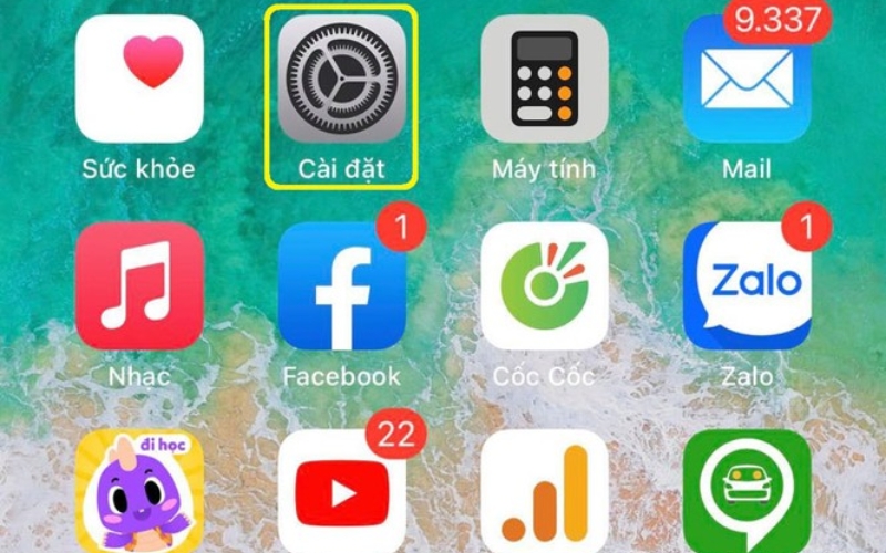 Mở ứng dụng Cài đặt trên iPhone