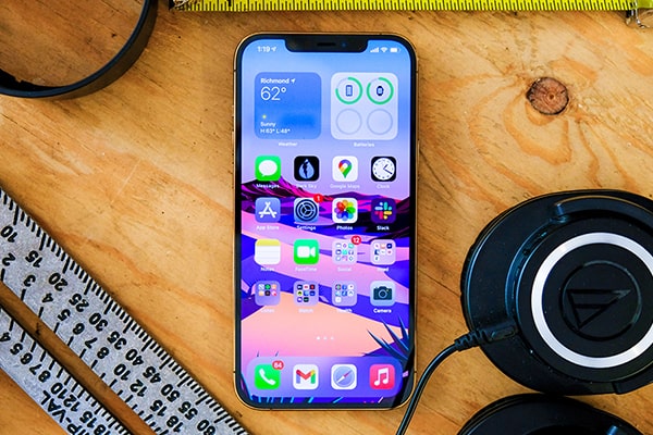 Điện thoại iPhone 12 Pro Max: Có nên mua hay không?