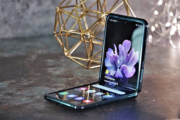 Samsung Galaxy Z Flip sau 3 tháng: Có đáng mua không?